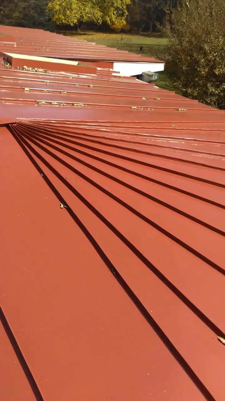 Red tapered panels converging at the fan peak.